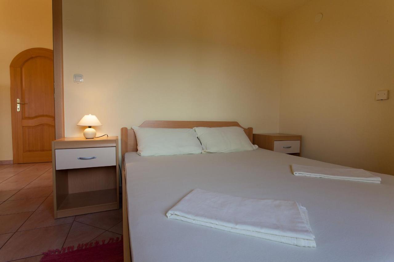 Apartman Vjekoslav クルク エクステリア 写真