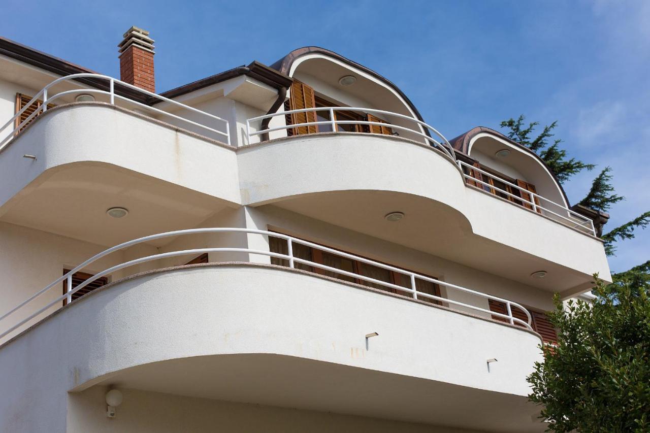 Apartman Vjekoslav クルク エクステリア 写真